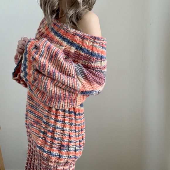 Vintage Sweaters - Patterned Chunky Knit Puff Sleeve Dress